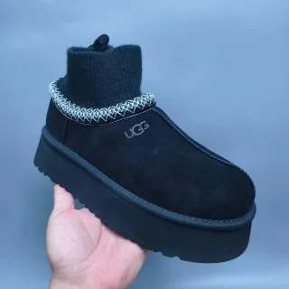 UGG Black Gray Platform Sole Knitted Cuff Snow Boots