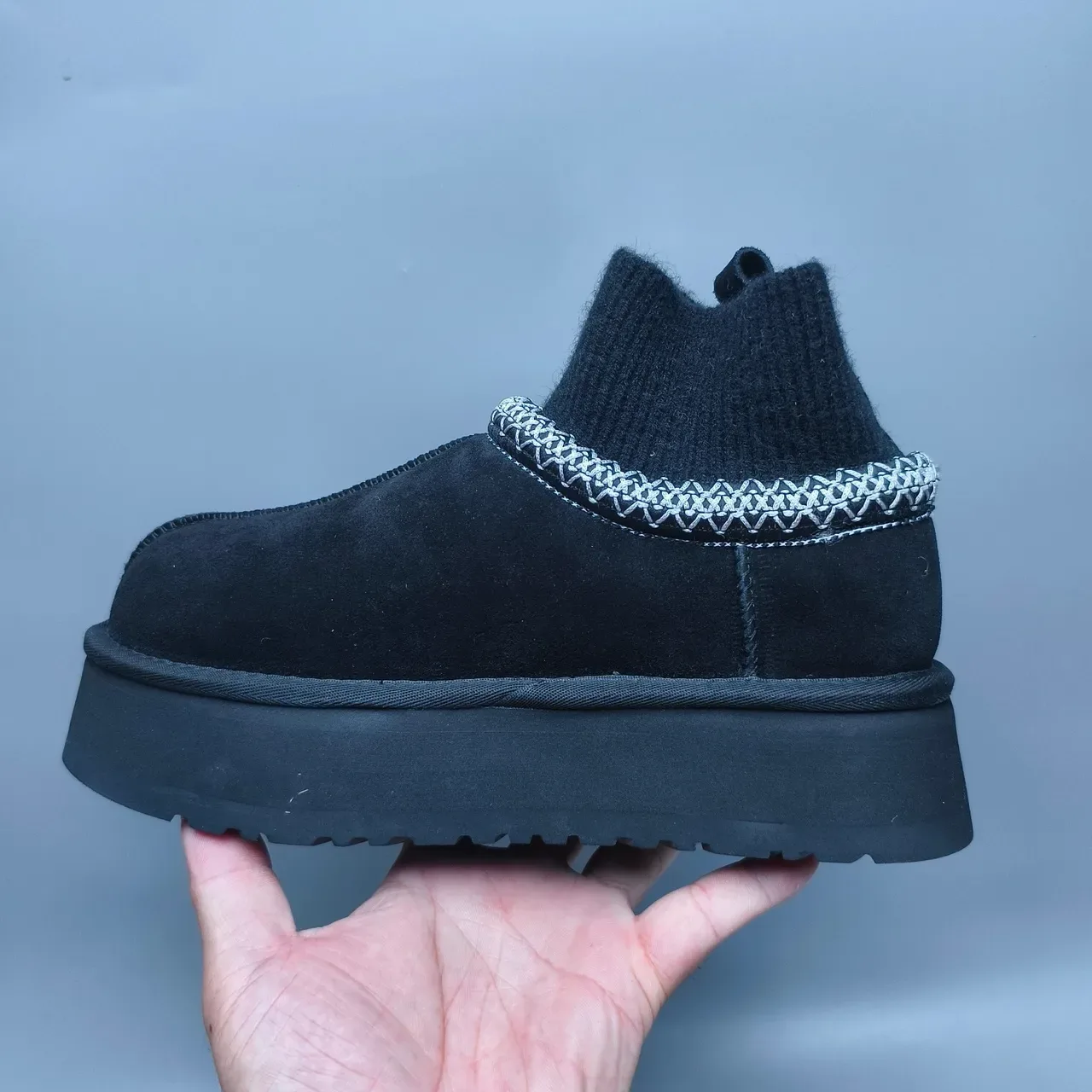 UGG Black Gray Platform Sole Knitted Cuff Snow Boots 7