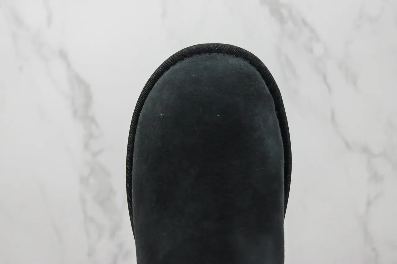 UGG কালো সুয়েড উপর শিয়ারলিং লাইন্ড স্নো বুট 6