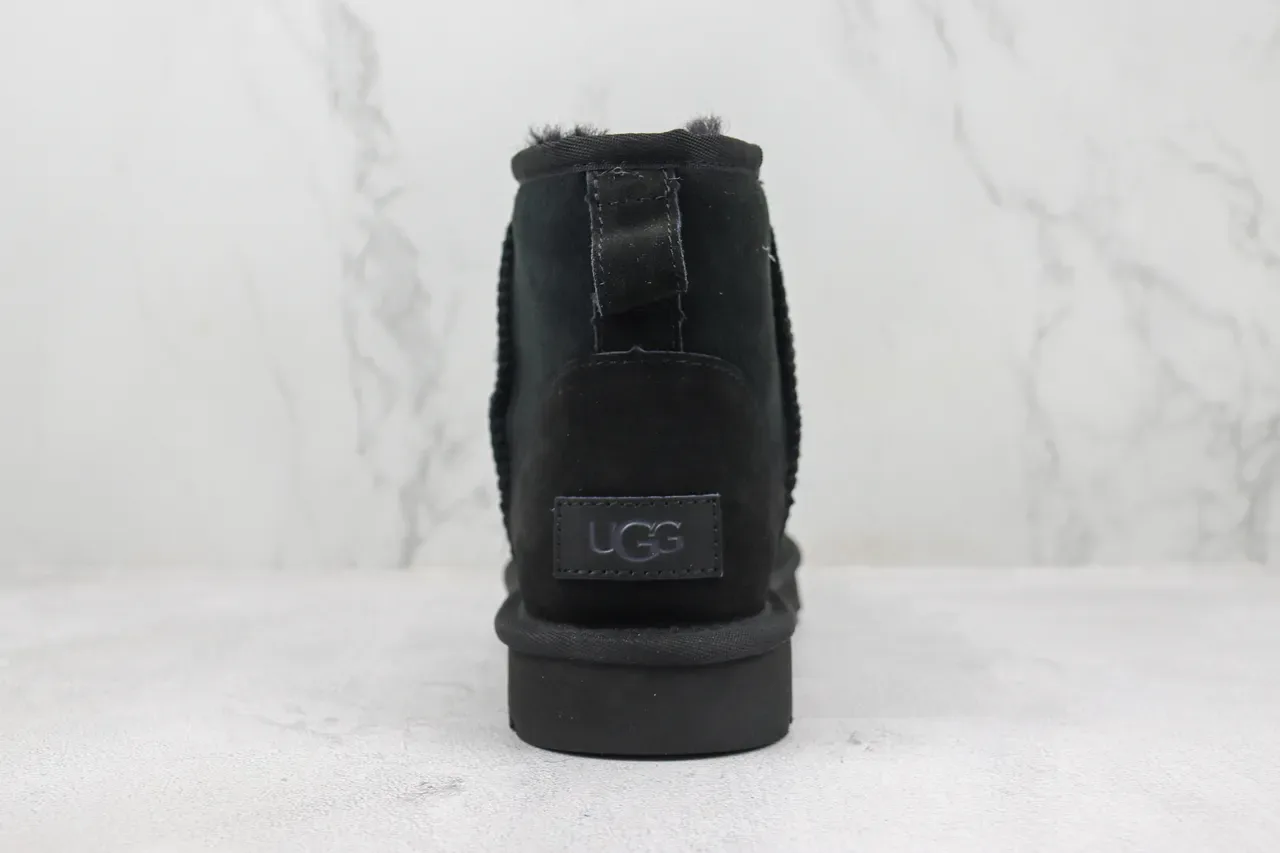 UGG কালো সুয়েড উপর শিয়ারলিং লাইন্ড স্নো বুট 7