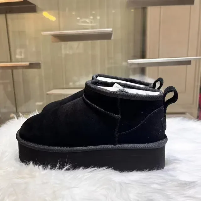 UGG Black White Suede Upper Platform Sole Snow Boots 6