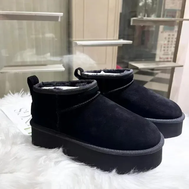UGG Black White Suede Upper Platform Sole Snow Boots 8