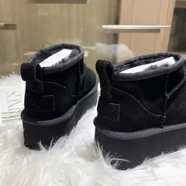 UGG Black White Suede Upper Platform Sole Snow Boots 9
