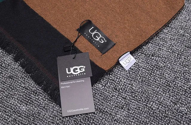 UGG Bufanda de Cachemira Rayada con Flecos de Colores en Bloque 2