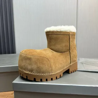 UGG বাদামি সাদা সুয়েড উপর শিয়ারলিং লাইন্ড কাফ স্নো বুটস