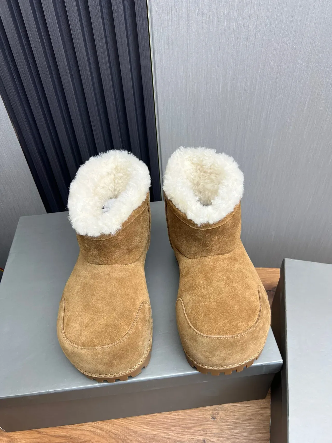 UGG Brown White Suede Upper Shearling-Lined Cuff Snow Boots 2