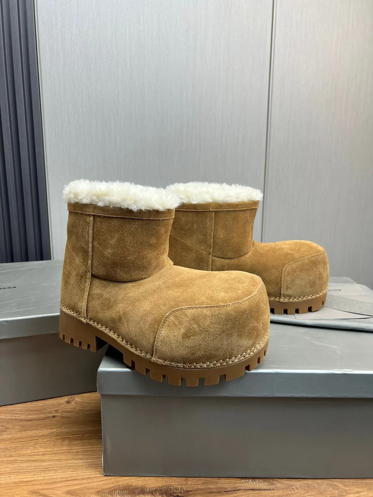 UGG Brown White Suede Upper Shearling-Lined Cuff Snow Boots 4