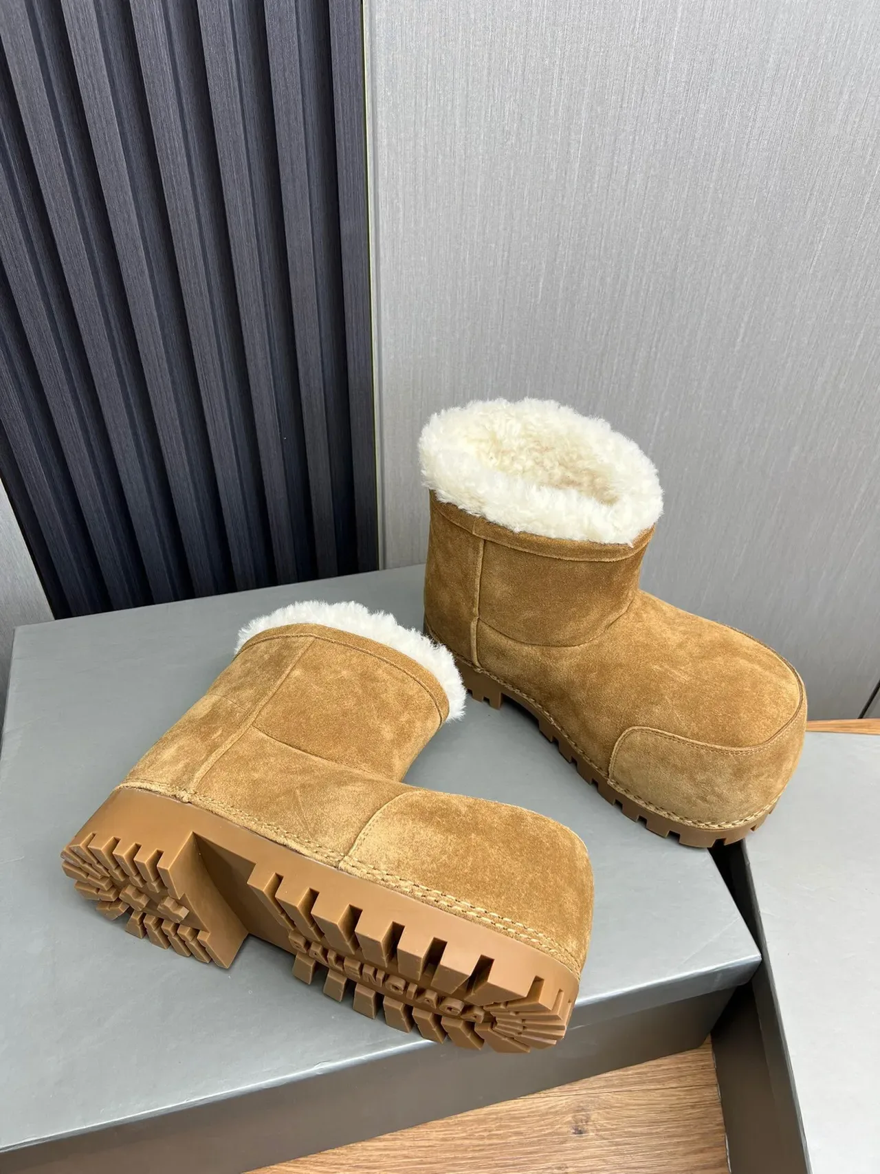 UGG Brown White Suede Upper Shearling-Lined Cuff Snow Boots 6