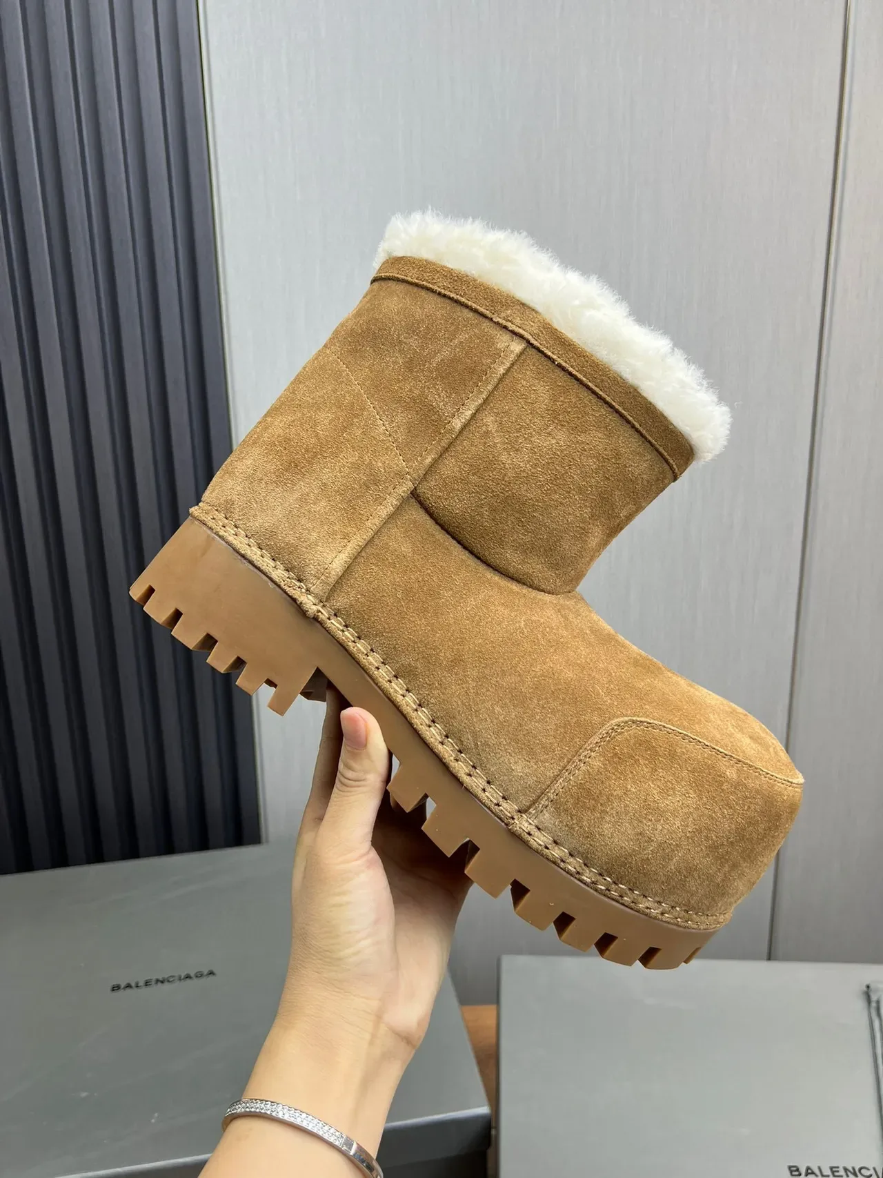 UGG Brown White Suede Upper Shearling-Lined Cuff Snow Boots 7