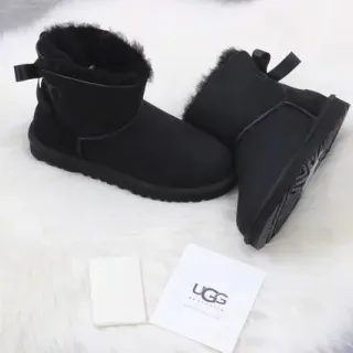UGG 经典迷你蝴蝶结黑色雪靴