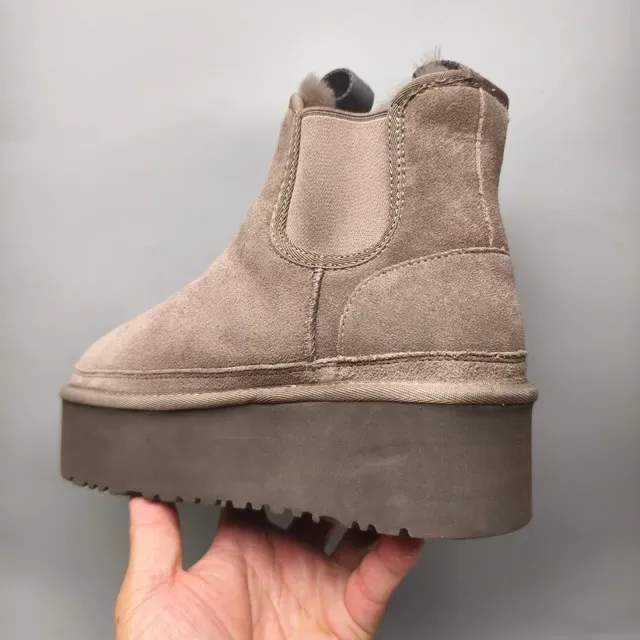 UGG Classic Platform Chelsea Brown Beige Suede Upper Shearling-Lined Chelsea Boots 4