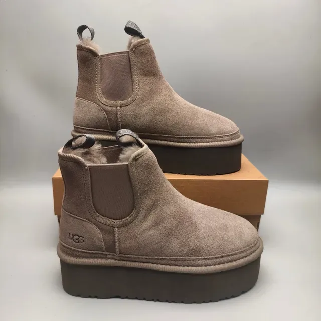 UGG Classic Platform Chelsea Brown Beige Suede Upper Shearling-Lined Chelsea Boots 5
