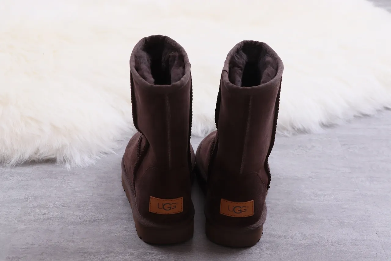 UGG Classic Short Chocolate Brown Suede Snow Boots 8
