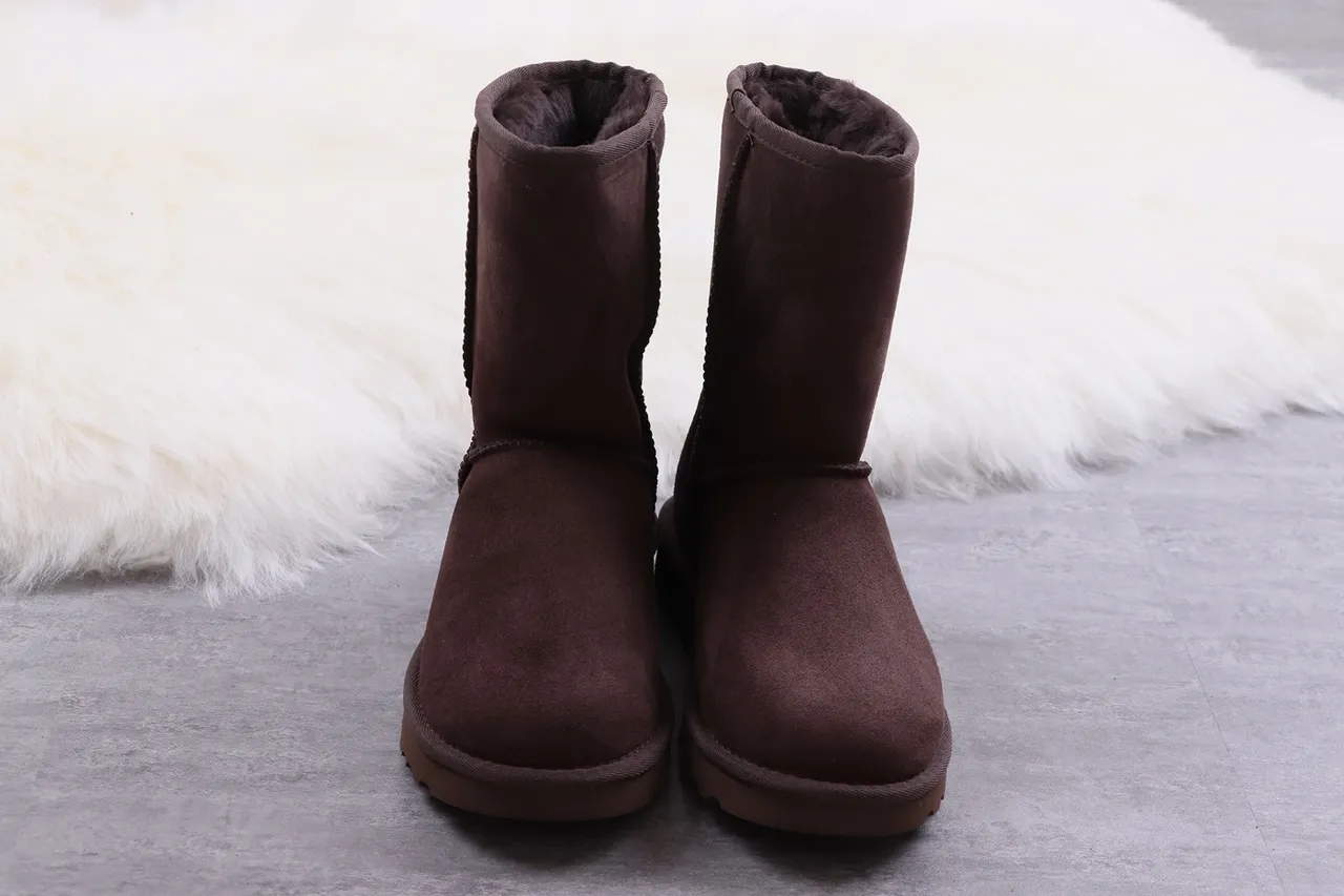 UGG Classic Short Chocolate Brown Suede Snow Boots 9