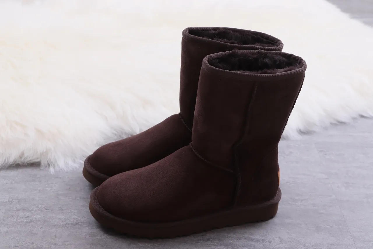 UGG Classic Short Chocolate Brown Suede Snow Boots 10