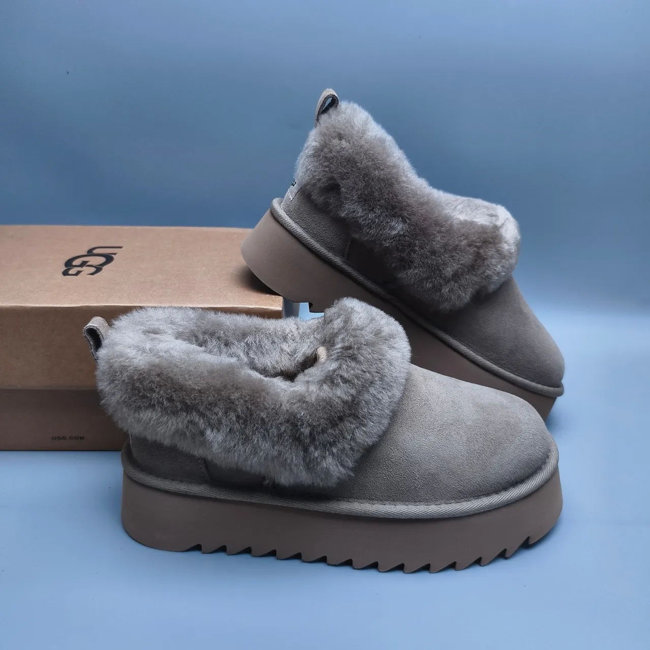 UGG Gray Brown Shearling-Lined Platform Sole Casual Shoes 6