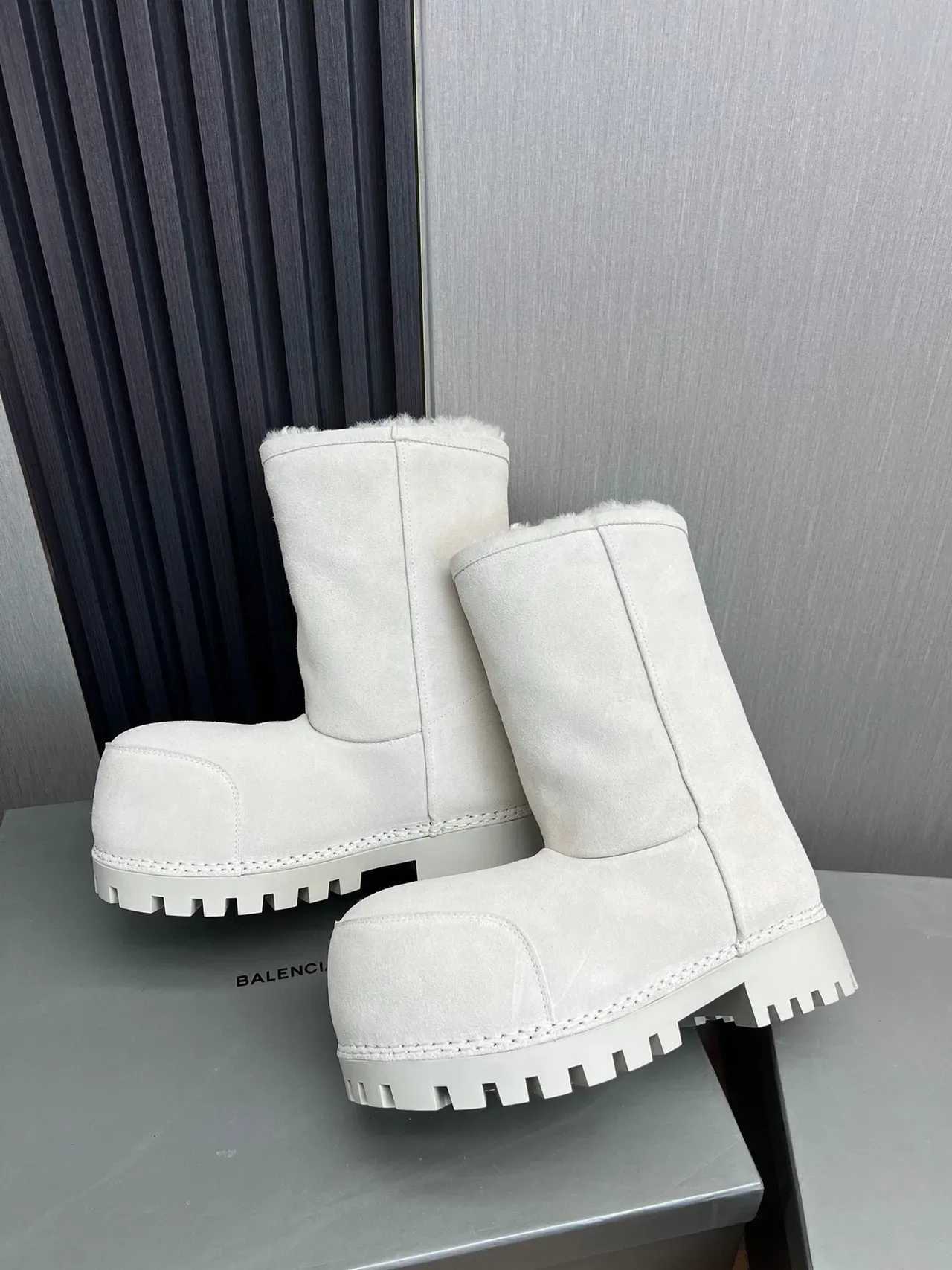 UGG Gray Suede Upper Shearling-Lined Cuff Snow Boots 4