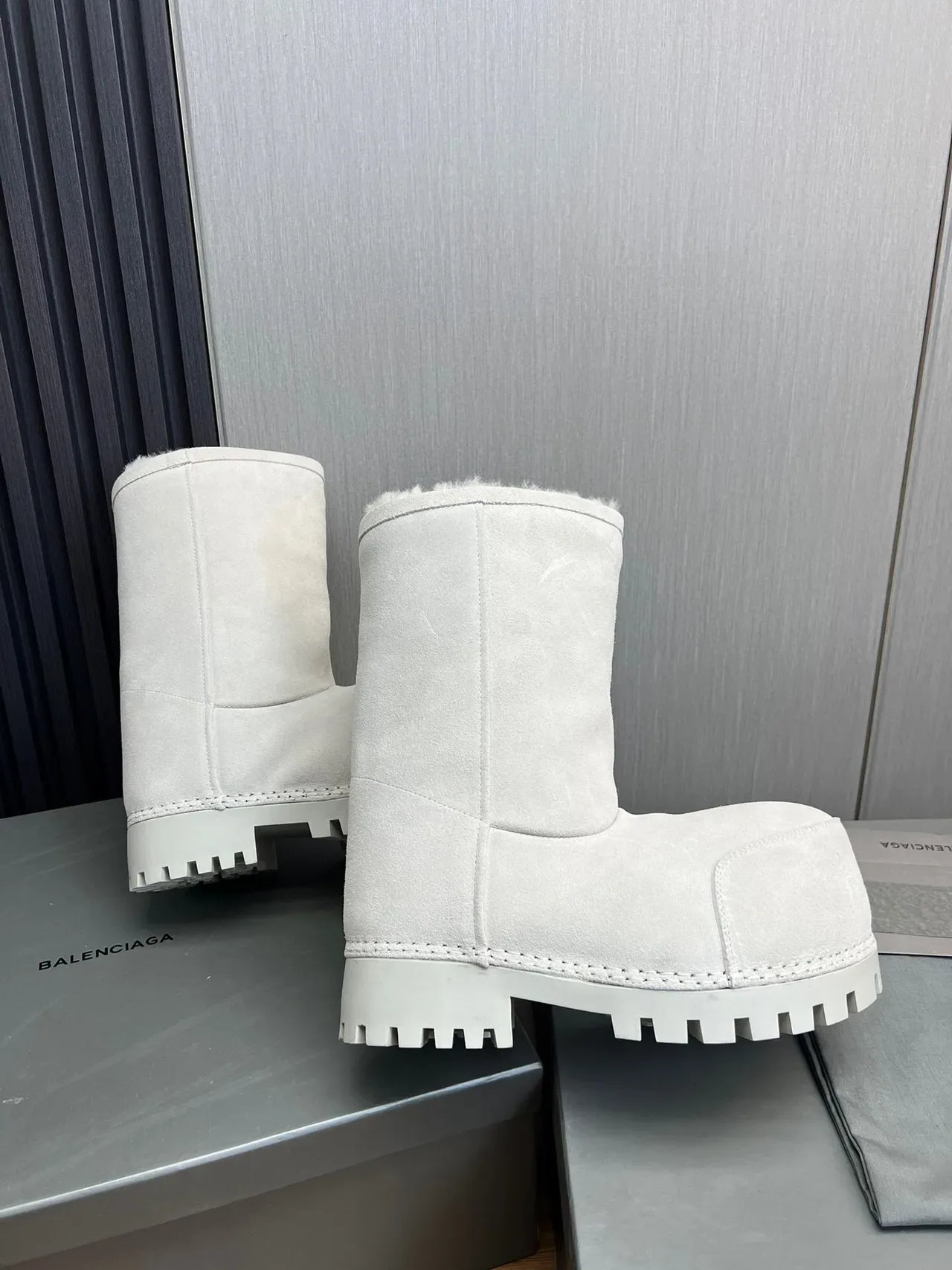 UGG Gray Suede Upper Shearling-Lined Cuff Snow Boots 6