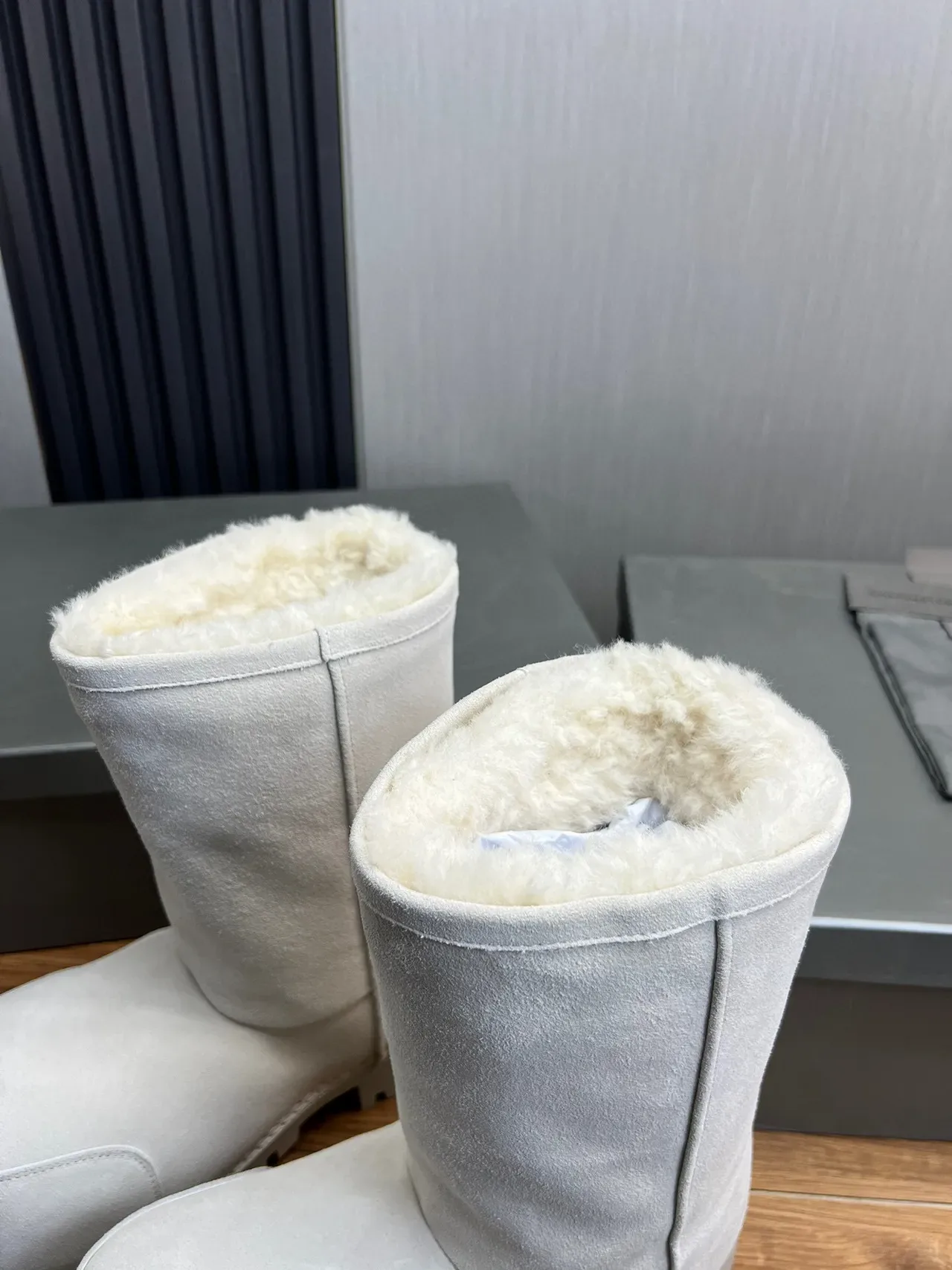 UGG Gray Suede Upper Shearling-Lined Cuff Snow Boots 8