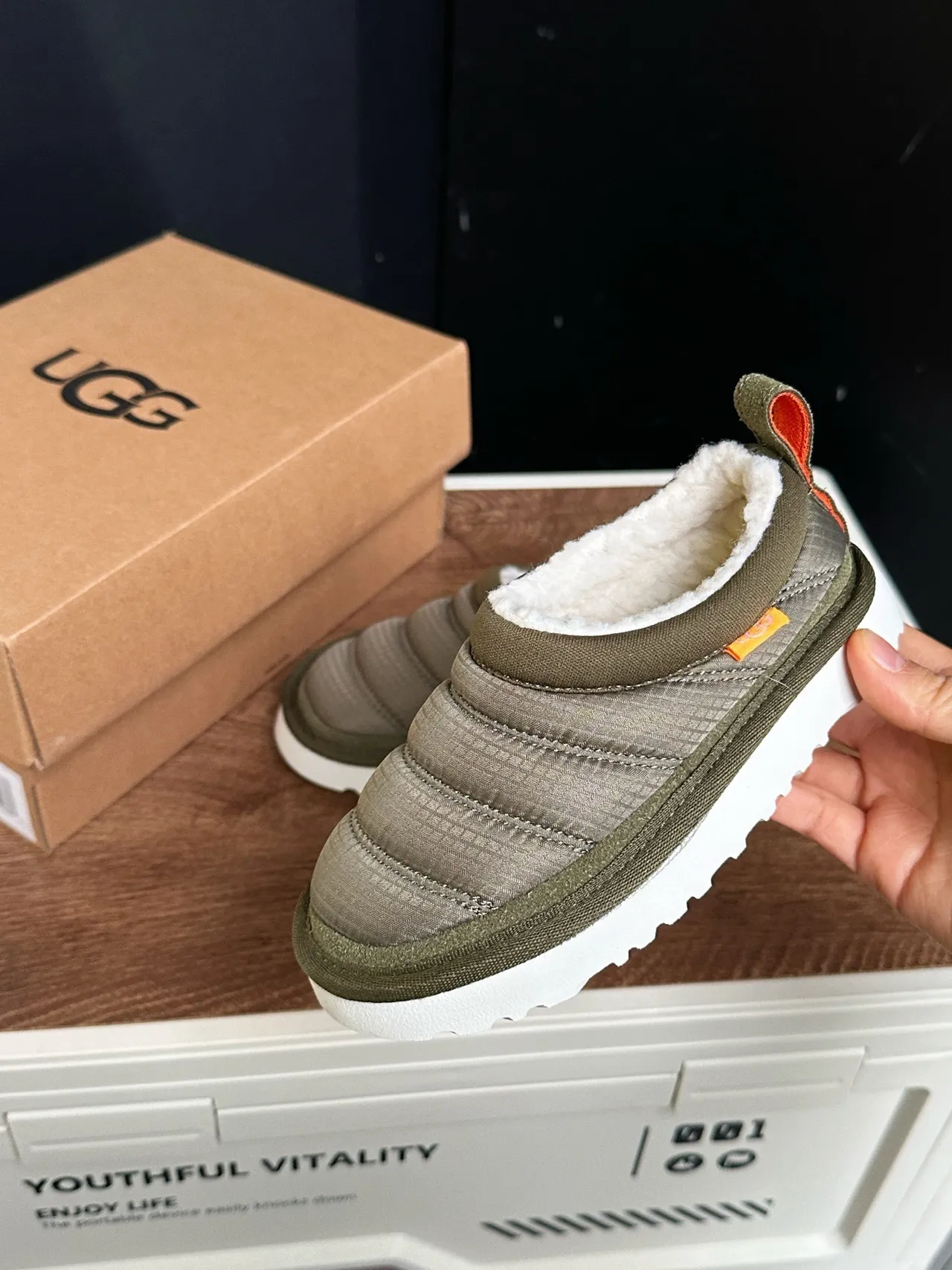 UGG Tasman Vert Armée Blanc matelassé puffer haut fourré col mouton chaussures casuales 11