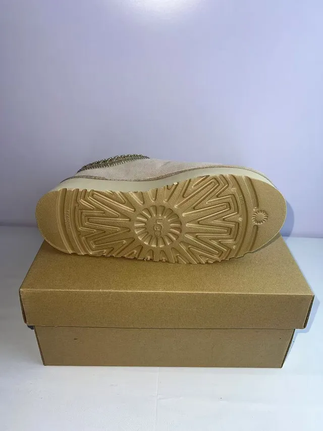 UGG Tasman Beige Plataforma Sola Dourada Forrada com Shearling Sapatos Casuais 3
