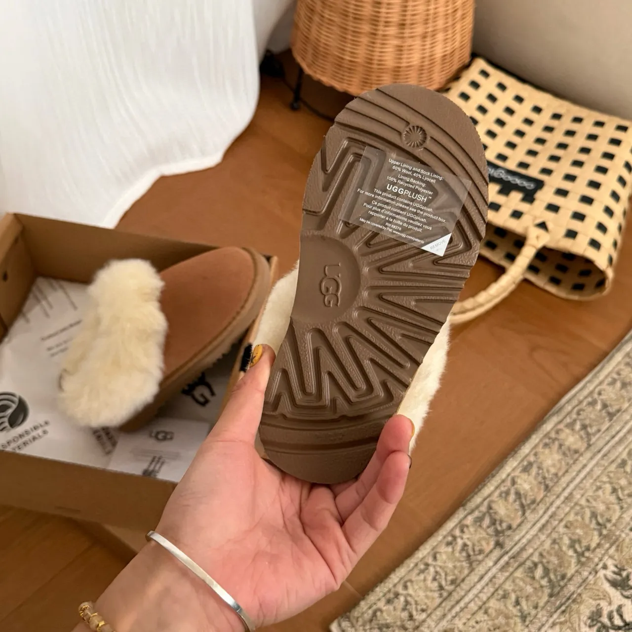 UGG Tasman بني بيج shearling-trimmed جلد سويدي علوي أحذية كاجوال 9