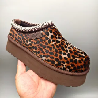 UGG Tasman بني متعدد الألوان مطبوعة النمر مُنسوج شيرلينج أحذية كاجوال