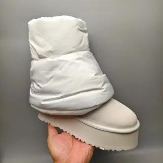 UGG Tasman সাদা প্ল্যাটফর্ম সোল ফোল্ডেড পাফি কাফ স্নো বুট