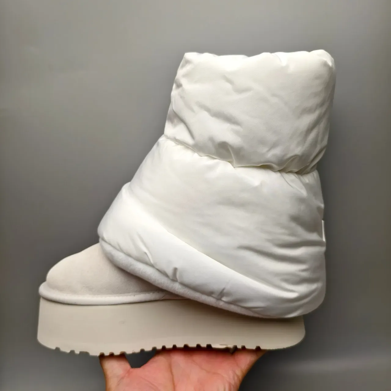 UGG Tasman White Platform Sole Folded Puffy Cuff Snow Boots 7