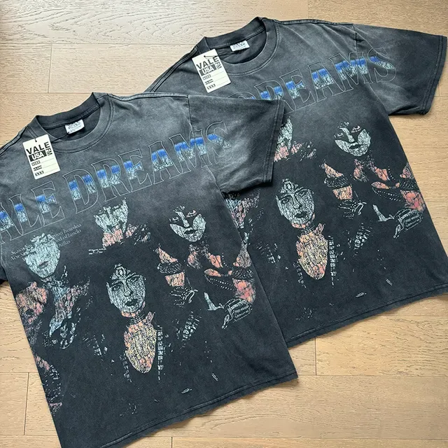Camiseta gráfica acid wash desgastada Vale Forever 2