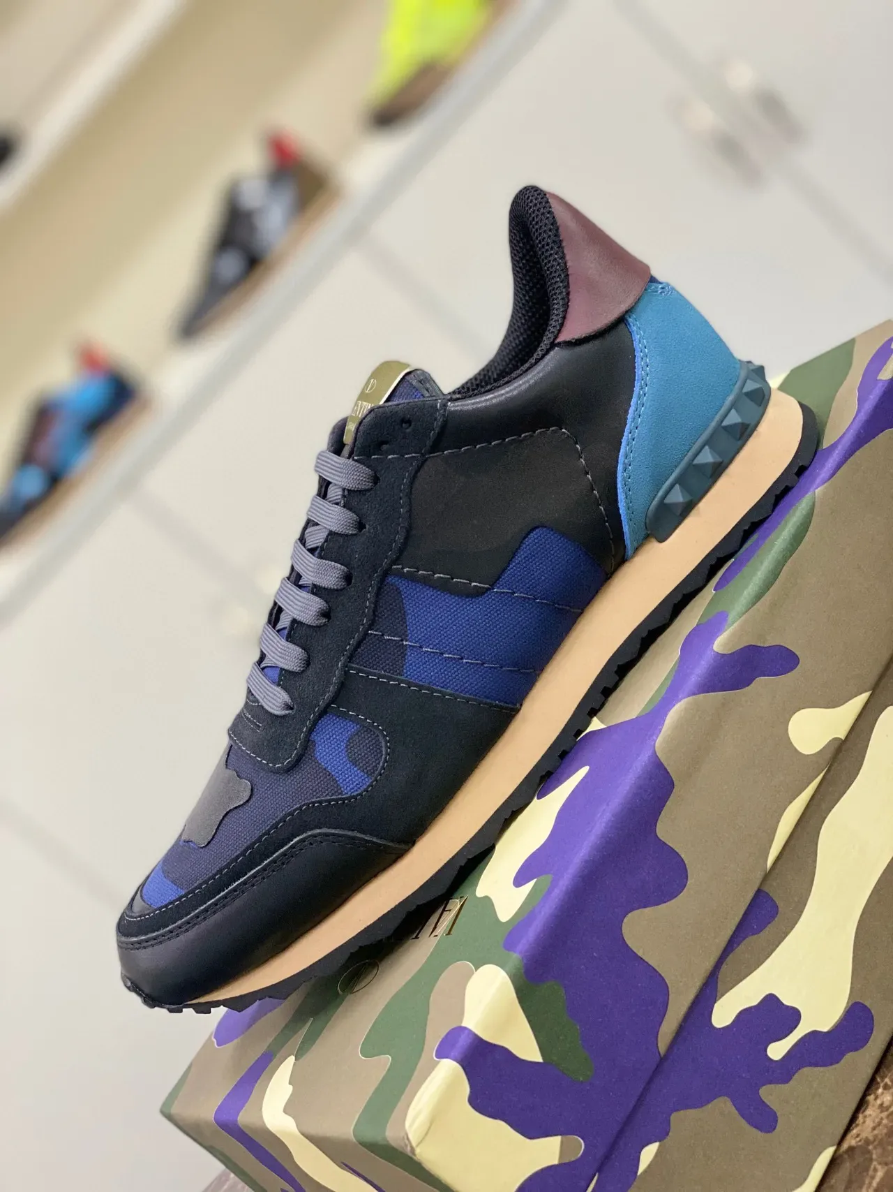 Valentino Preto Multicolor Camuflagem Painel Salto com Espeto Tênis Lifestyle 6