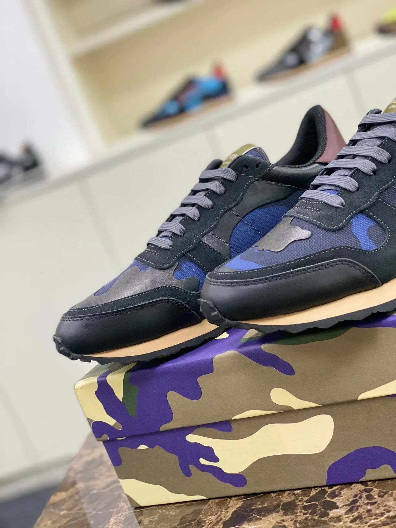 Valentino Preto Multicolor Camuflagem Painel Salto com Espeto Tênis Lifestyle 7