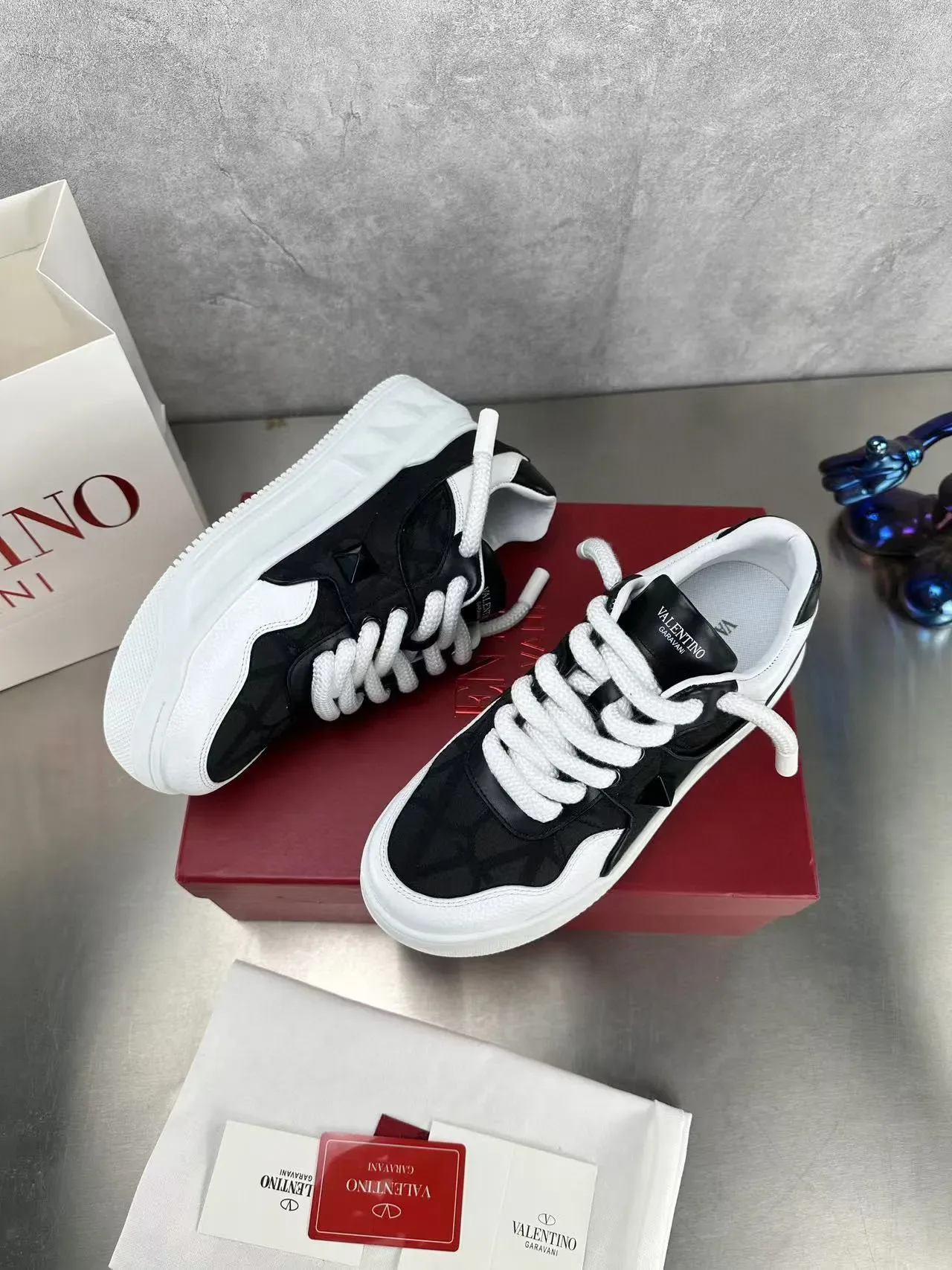 Valentino أسود أبيض كعب منصة سميكة تباين أسلوب حياة رياضي 3