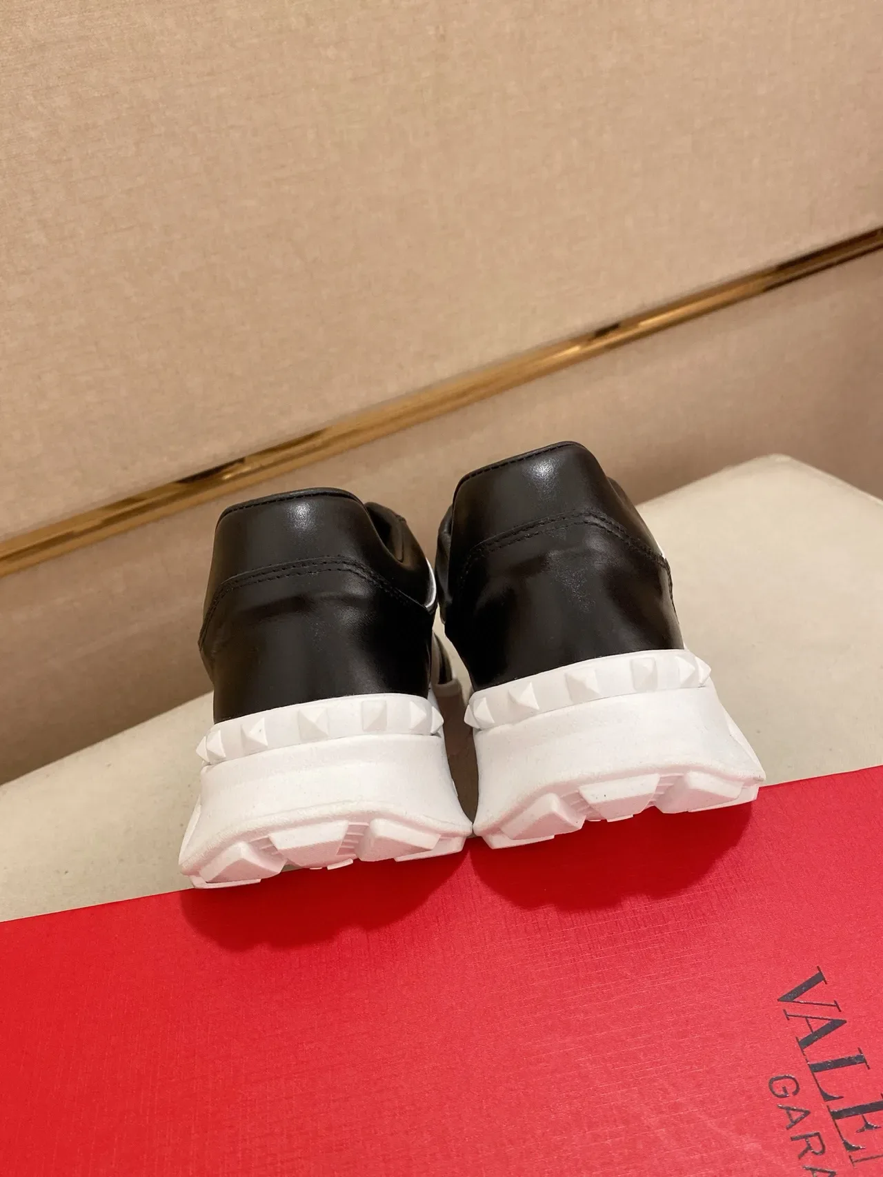 Valentino Preto Branco Couro Superior Sola Gruesa Esculpida Tênis Lifestyle 8