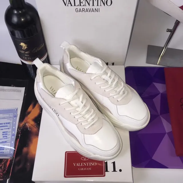 Valentino Garavani Sneakers chunky blanches et beige 4