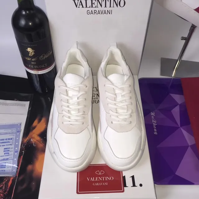 Valentino Garavani Sneakers chunky blanches et beige 5