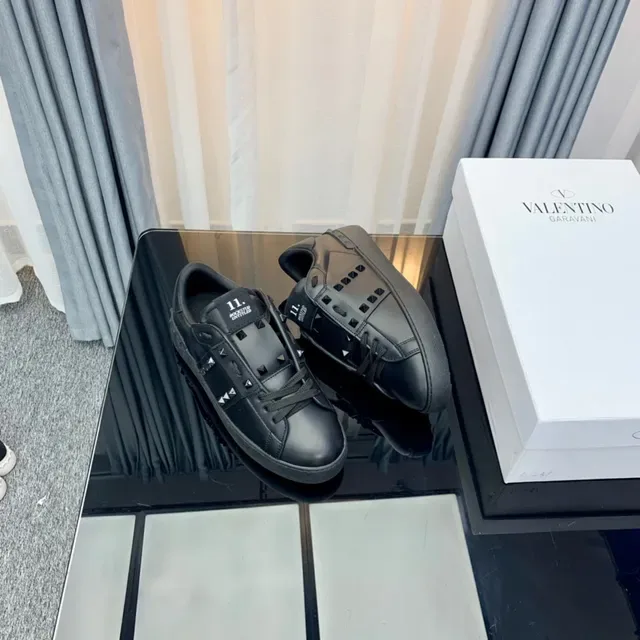Valentino Rockstud Black Leather Pyramid Stud Lifestyle Sneakers 3