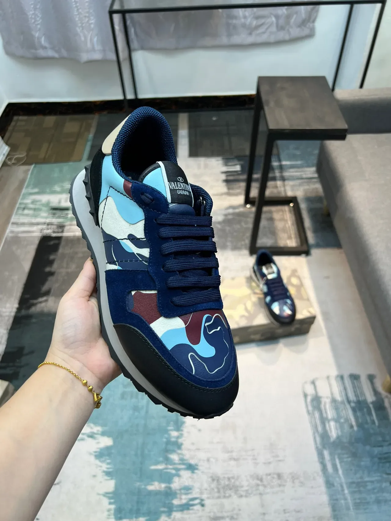 Valentino Rockstud Camouflage Bleu Marine Sneakers Lifestyle 6