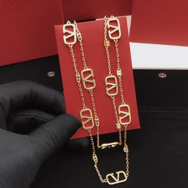 Collier Valentino VLogo Chaîne Or Argent Maillons Répétitifs 3