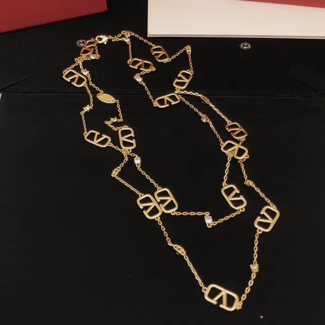 Collier Valentino VLogo Chaîne Or Argent Maillons Répétitifs 6
