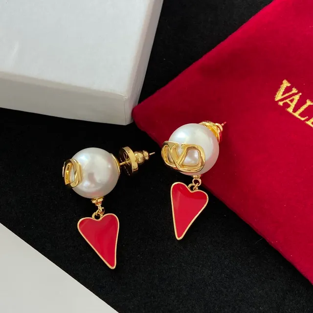 Valentino VLogo قلب أحمر ذهب أبيض مثل اللؤلؤ كرة أقراط 3