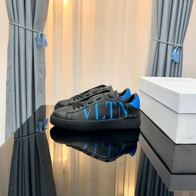 Valentino VLTN سنيكرز أسود وأزرق لايف ستايل 8