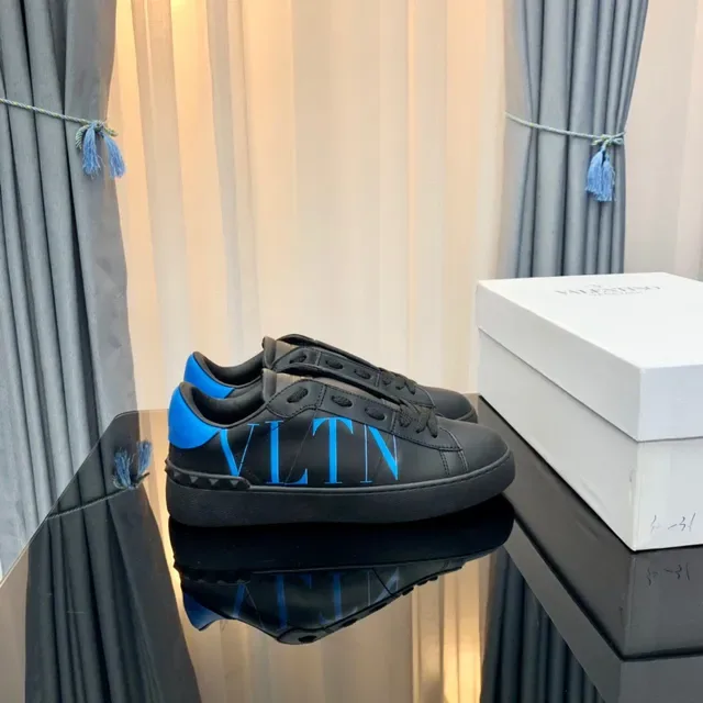 Valentino VLTN سنيكرز أسود وأزرق لايف ستايل 9