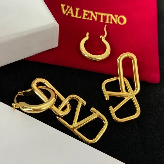 Valentino VLTN Boucles d'Oreilles Chaîne de Maillons Dorée Logo 3