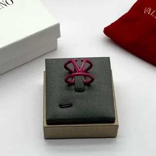 Valentino VLTN Interlocking Double-V Magenta Enamel Ring