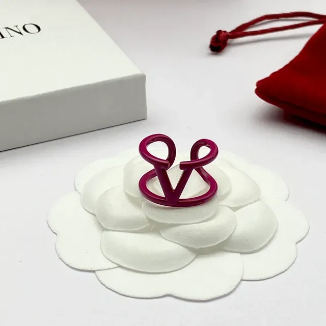 Valentino VLTN Interlocking Double-V Magenta Enamel Ring 3
