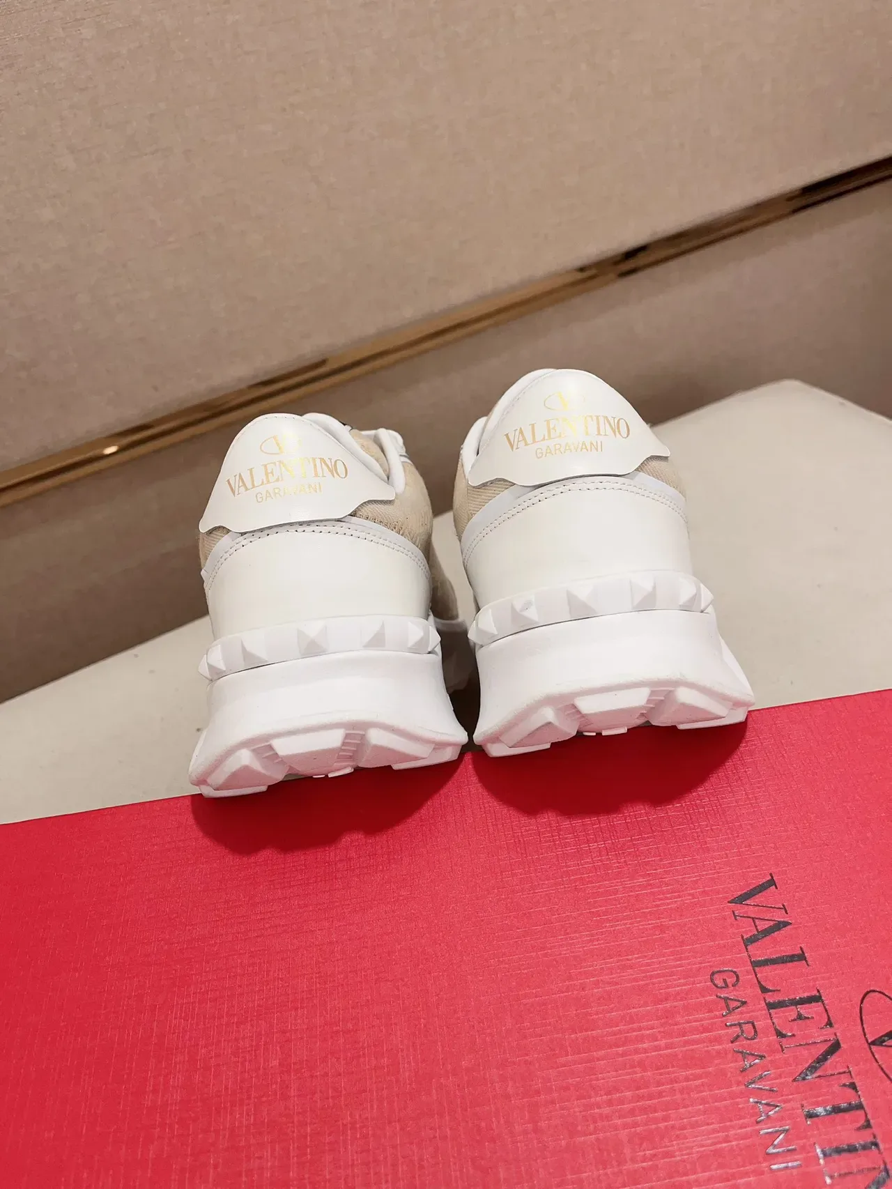Valentino VLTN Runner Chaussures lifestyle beige et blanc 3