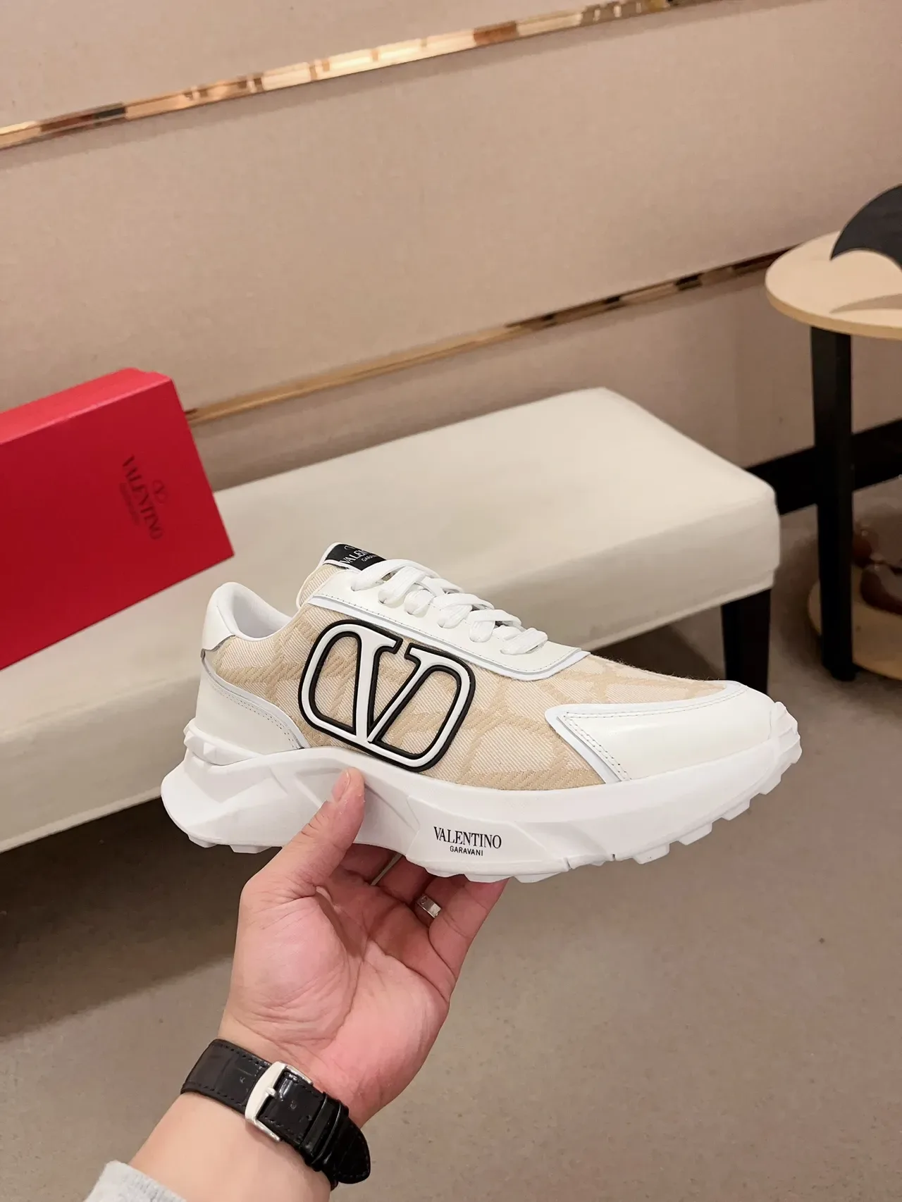 Valentino VLTN Runner Chaussures lifestyle beige et blanc 4