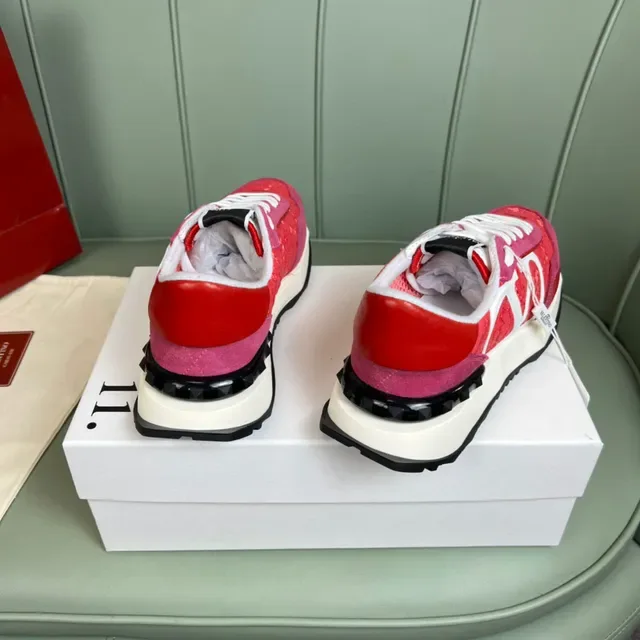 Valentino VLTN Runner Baskets Chunky Rose et Rouge Lacées 2