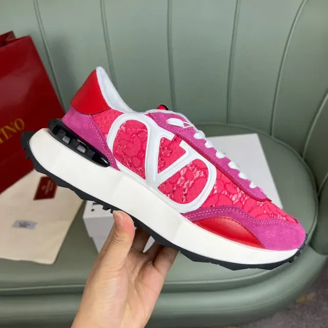 Valentino VLTN Runner Baskets Chunky Rose et Rouge Lacées 4